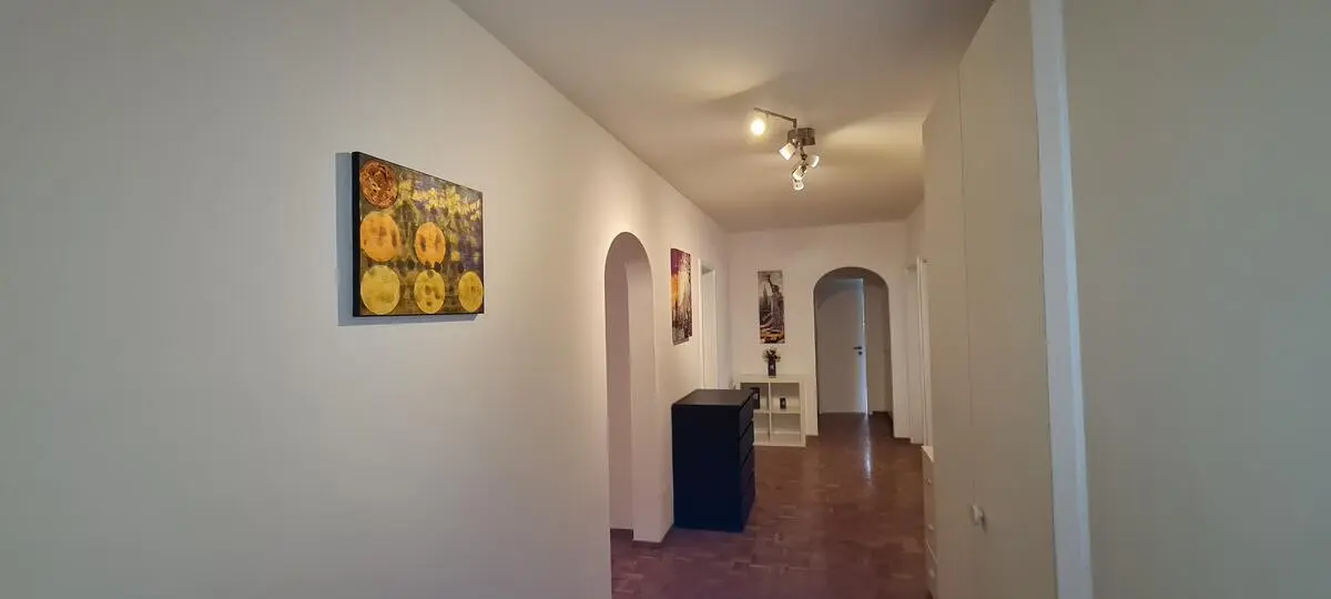 Room Detail